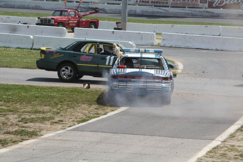 Illustration for article titled The 24 Hours Of LeMons New England 2009 Über Gallery, Part 2